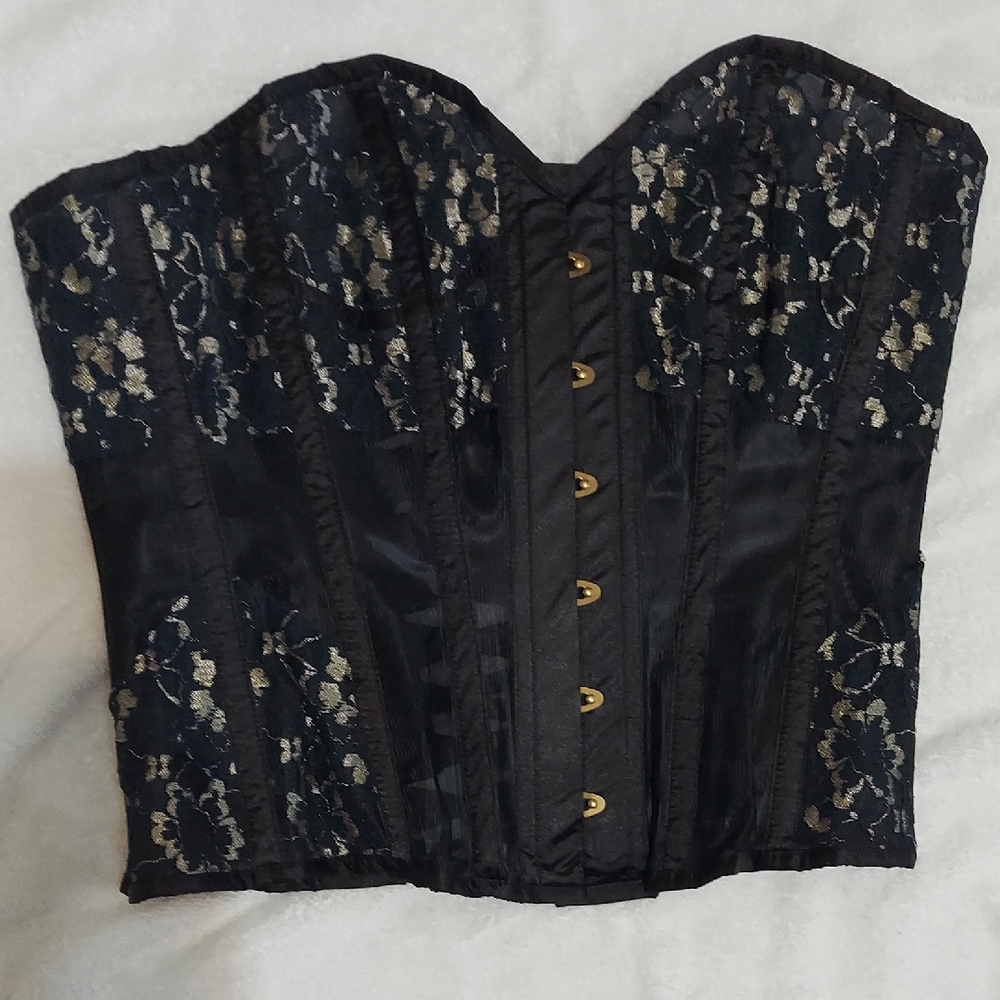 NWOT CORSET STORY black Lace corset with black and silver lace. Size W32